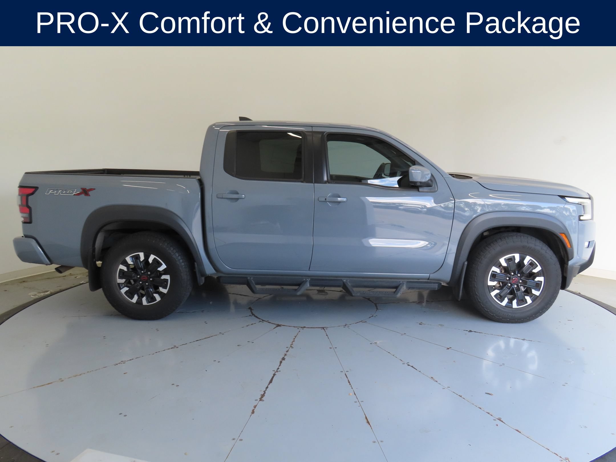 Used 2022 Nissan Frontier Pro-X RWD image 2