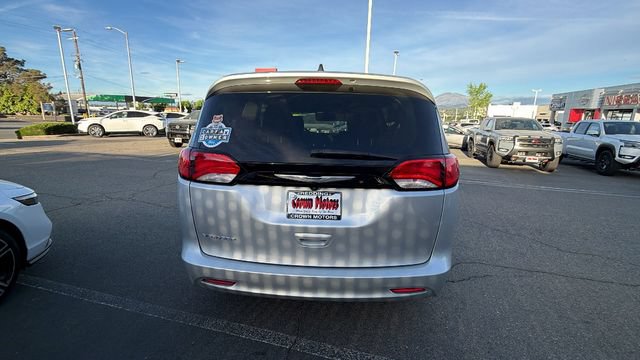 Used 2023 Chrysler Voyager LX FWD image 5