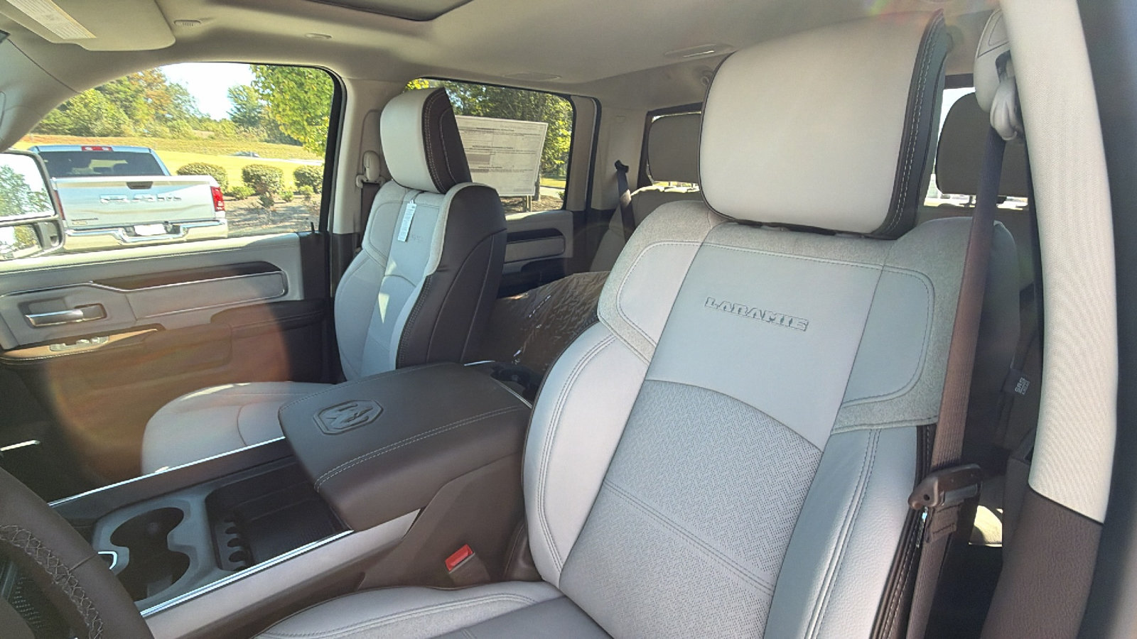 New 2027 RAM 2500 Laramie AWD/4WD image 18