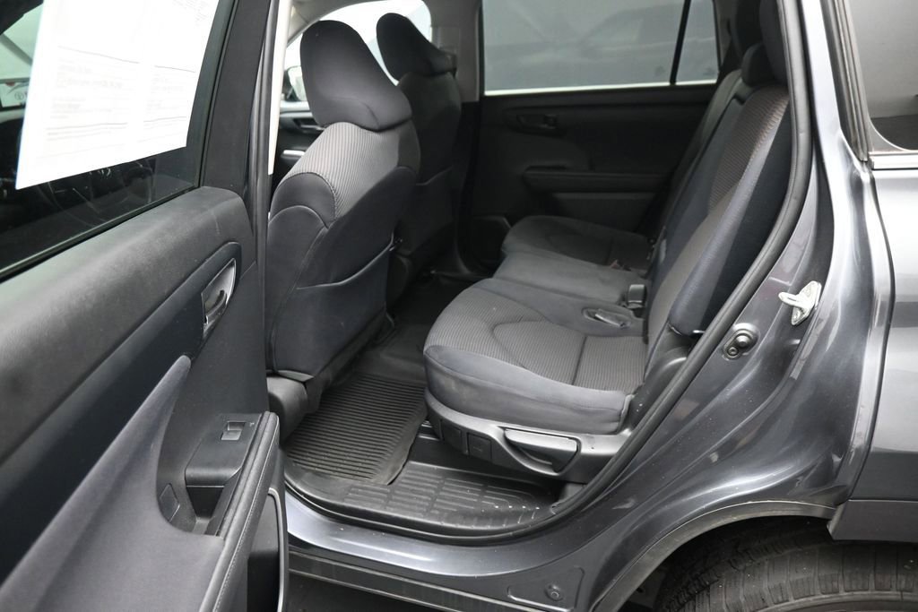 Used 2020 Toyota Highlander LE AWD/4WD image 21