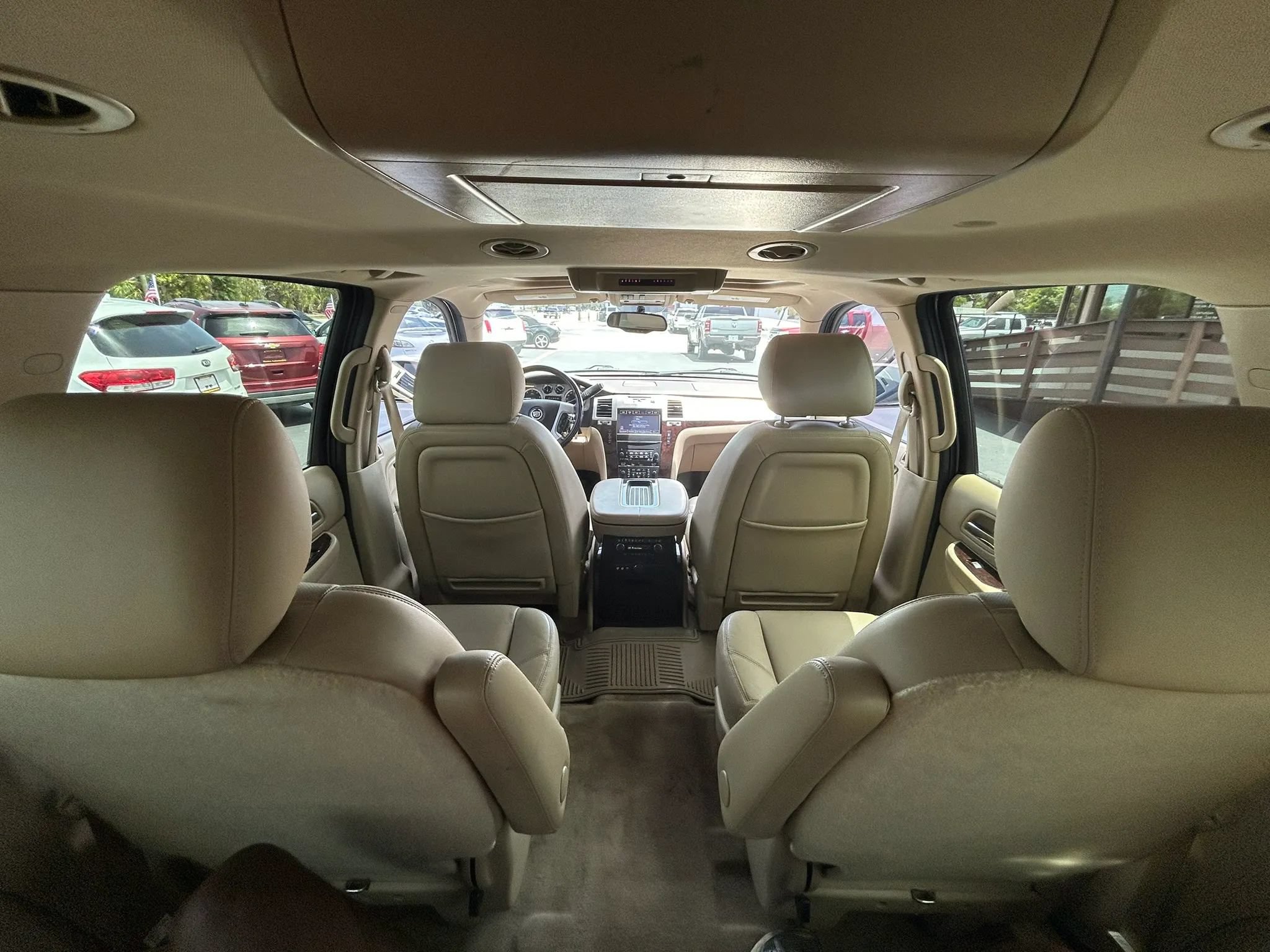 Used 2013 Cadillac Escalade ESV Luxury RWD image 29
