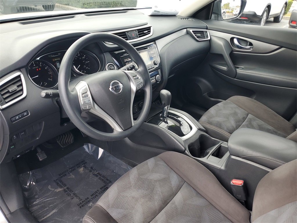 Used 2015 Nissan Rogue SV image 40