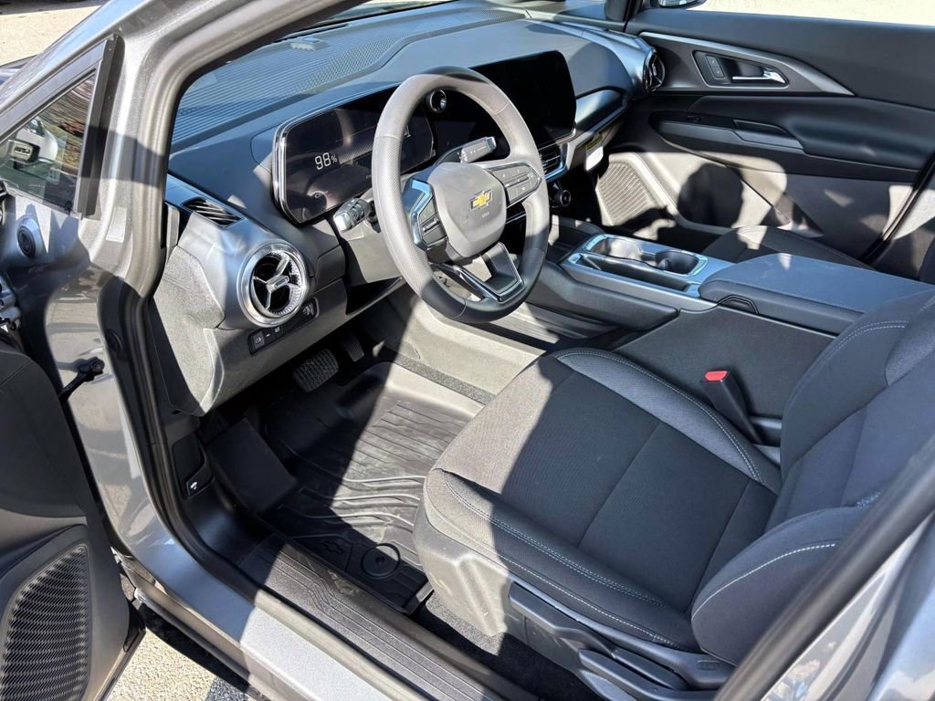 Used 2026 Chevrolet Equinox EV LT image 24