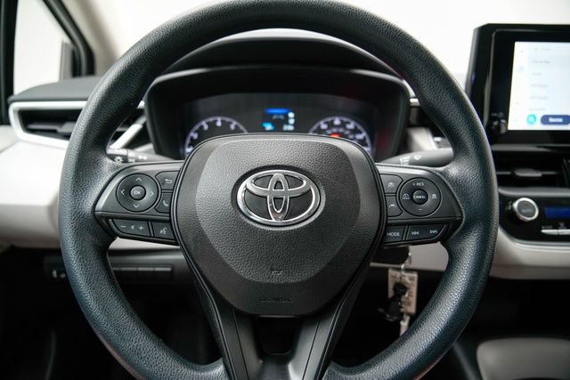 Used 2023 Toyota Corolla LE FWD image 15