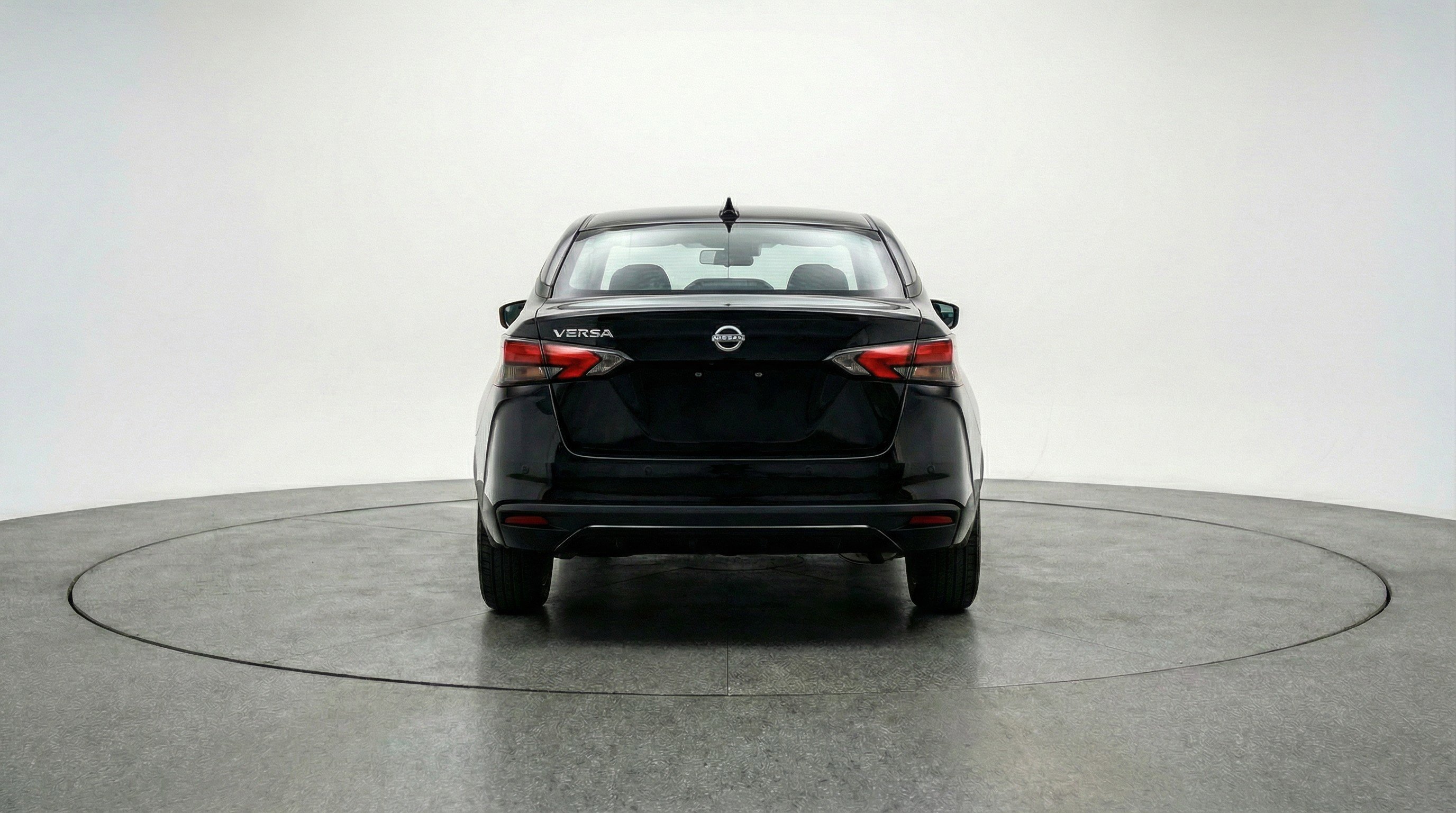 Used 2025 Nissan Versa SV image 7