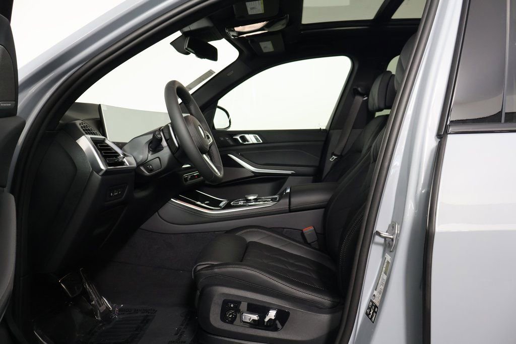 New 2026 BMW X5 xDrive40i w/ M Sport Package image 5