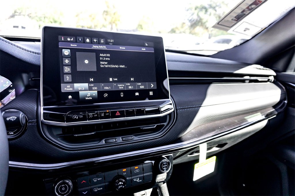 New 2026 Jeep Compass Latitude image 14