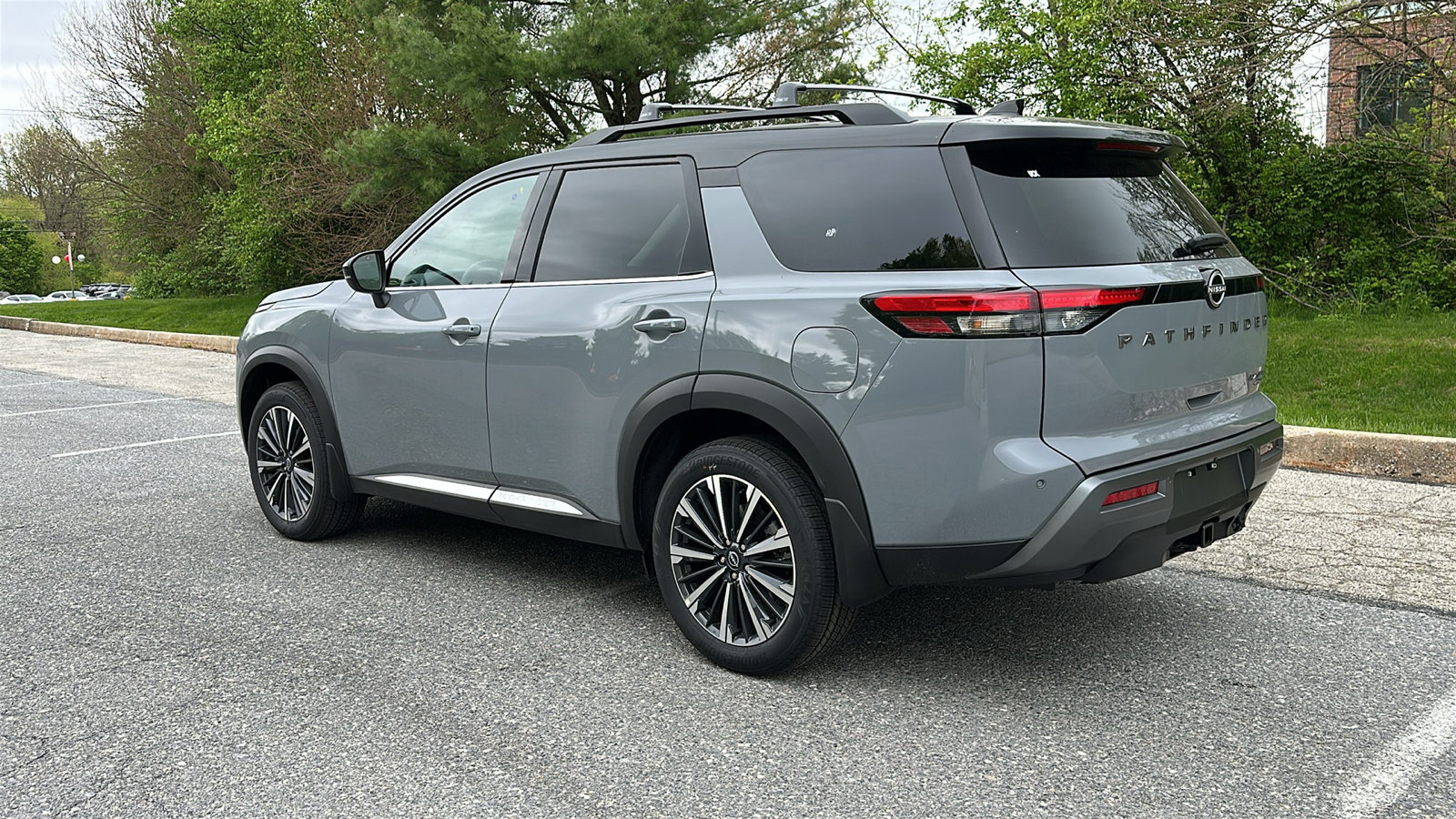 New 2026 Nissan Pathfinder Platinum AWD/4WD image 5