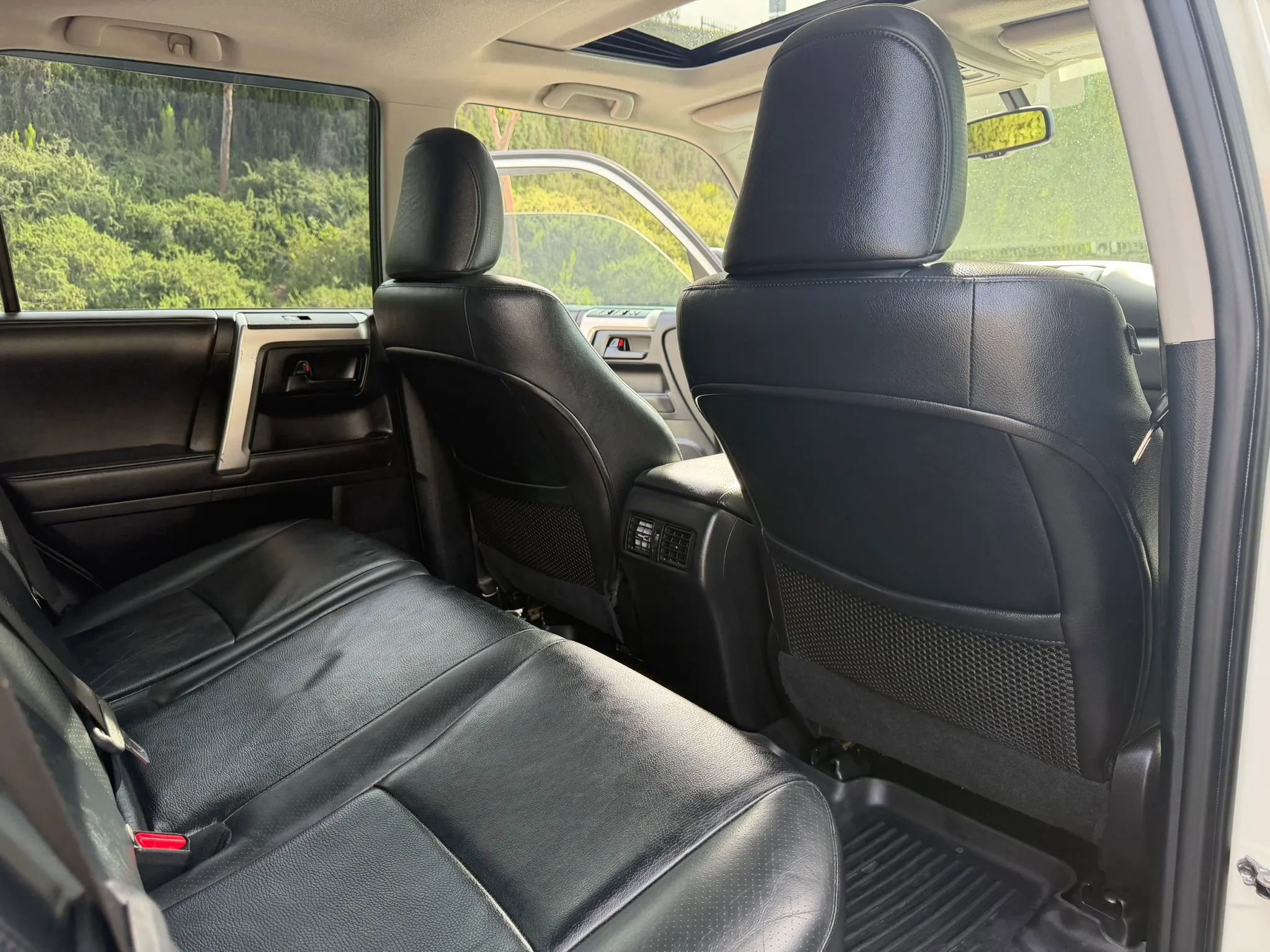 Used 2010 Toyota 4Runner Limited image 15