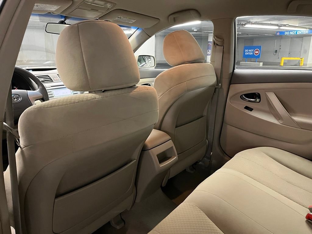 Used 2009 Toyota Camry LE FWD image 18