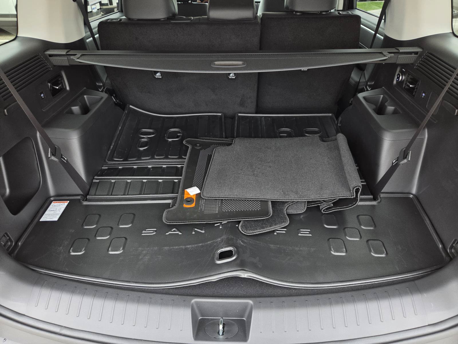 New 2027 Hyundai Santa Fe SEL FWD image 9