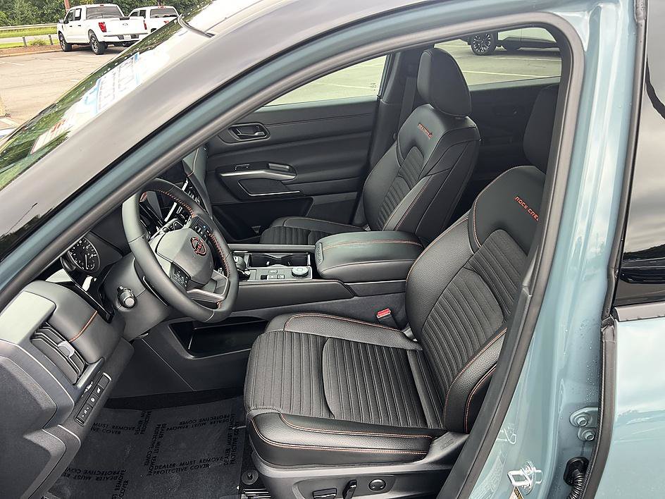 Used 2026 Nissan Pathfinder Rock Creek w/ Rock Creek Premium Package AWD/4WD image 13