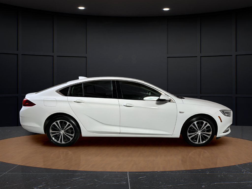Used 2019 Buick Regal Preferred w/ Driver Confidence Package I FWD image 6