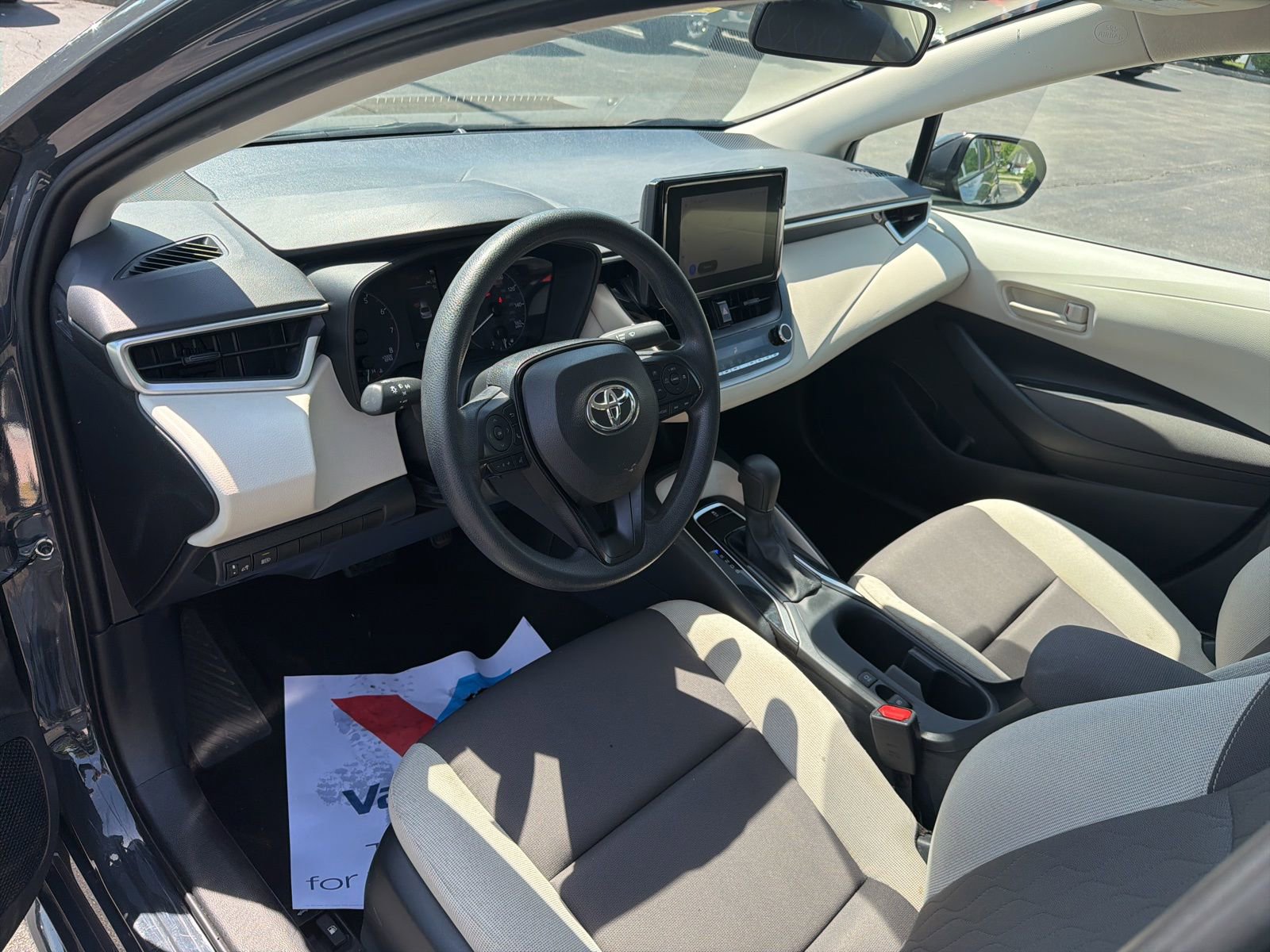 Used 2023 Toyota Corolla LE image 10