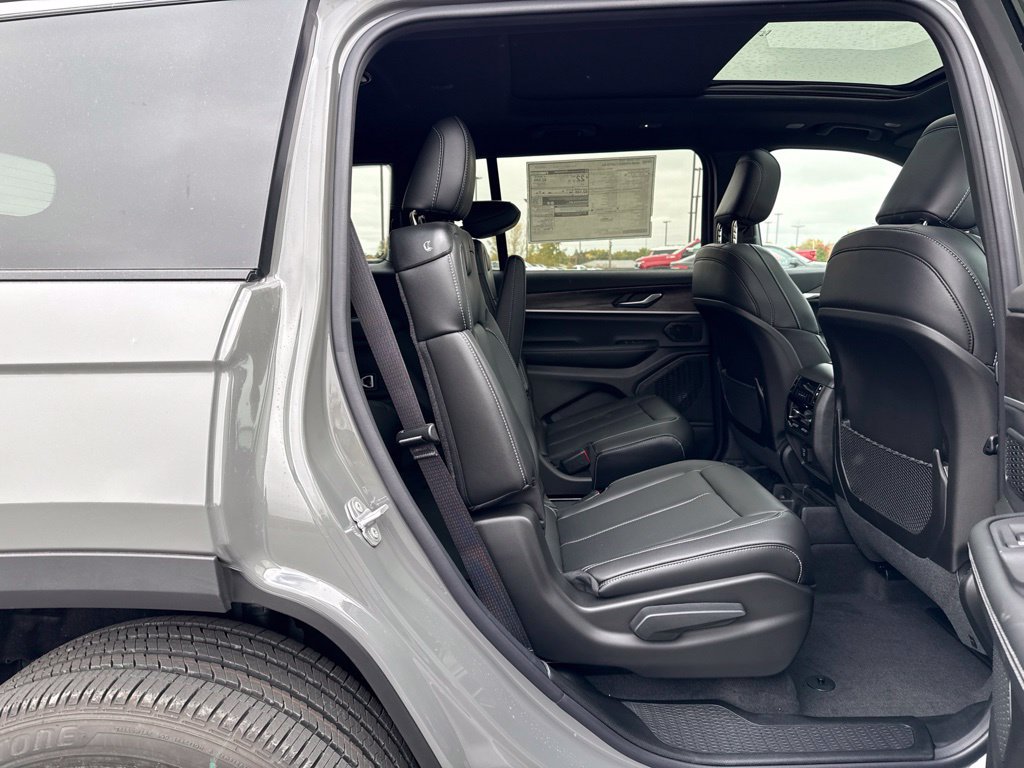 New 2027 Jeep Grand Cherokee L Limited AWD/4WD image 14
