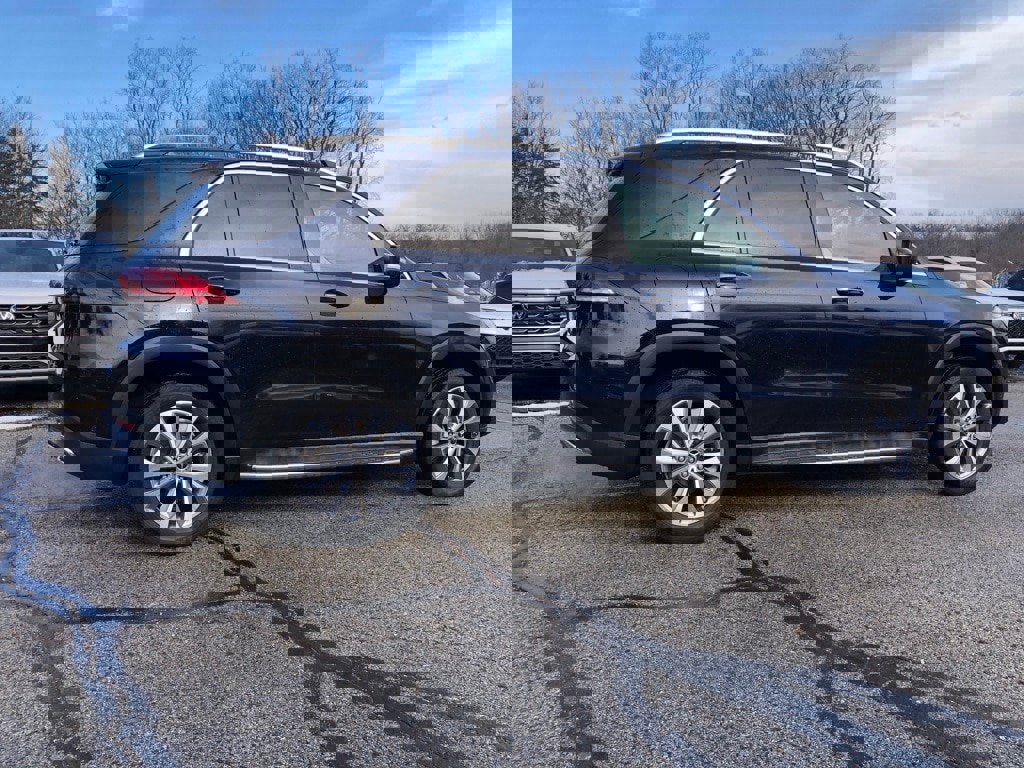 Used 2022 Mercedes-Benz GLE 350 4MATIC w/ Premium Package image 8