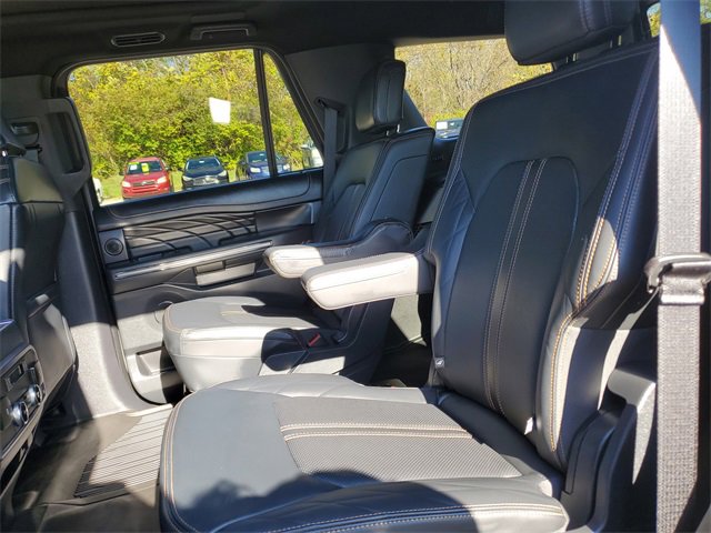 Used 2024 Ford Expedition Platinum image 22