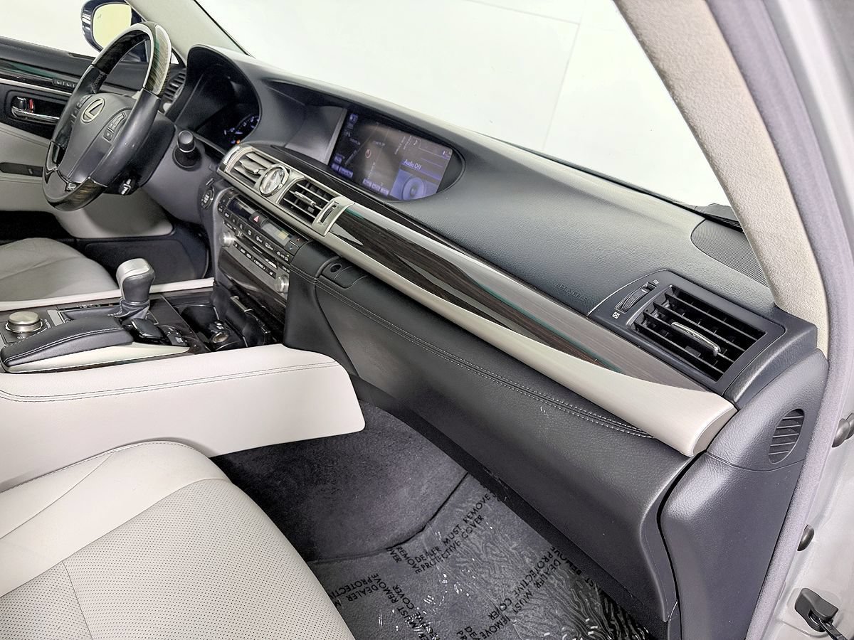Used 2014 Lexus LS 460 w/ Comfort Package RWD image 55