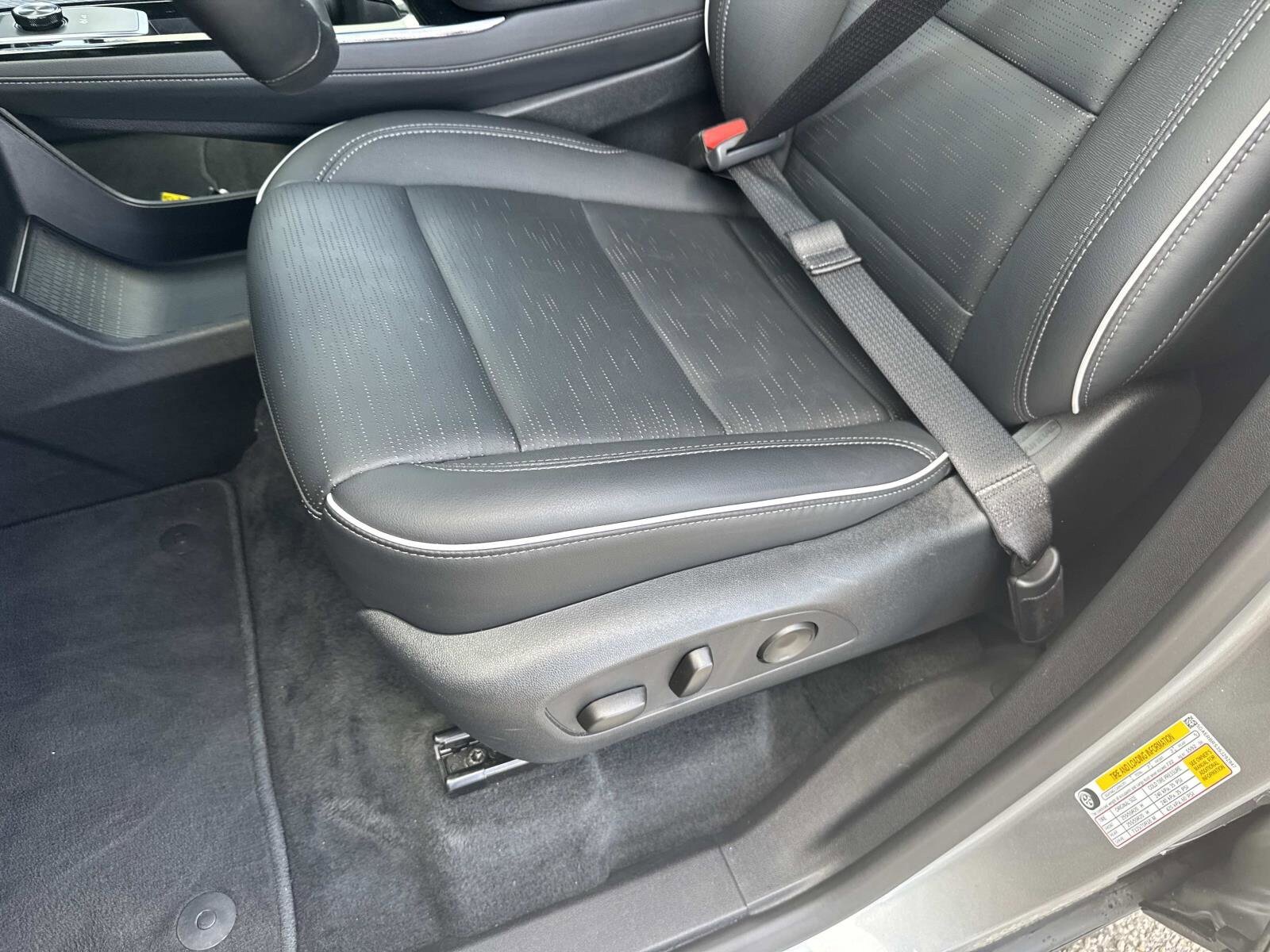 Used 2025 Buick Enclave Sport Touring FWD image 18