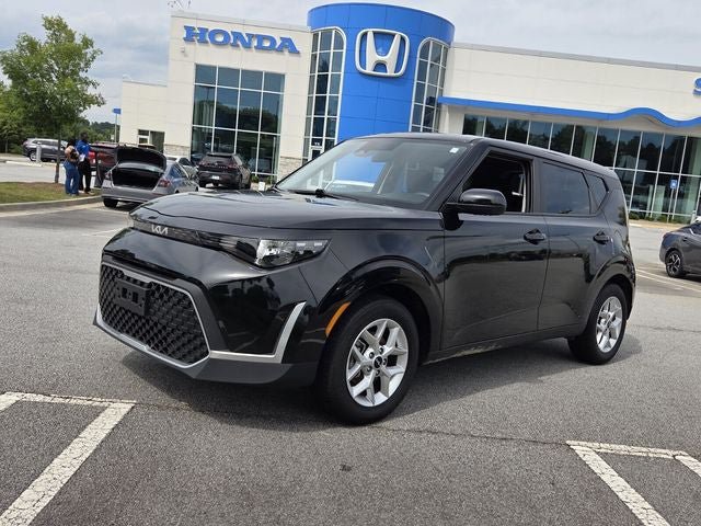 Used 2025 Kia Soul LX w/ LX Technology Package FWD image 4