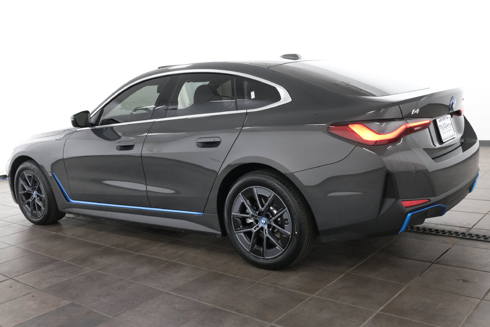 Used 2024 BMW i4 eDrive35 w/ Premium Package RWD image 3