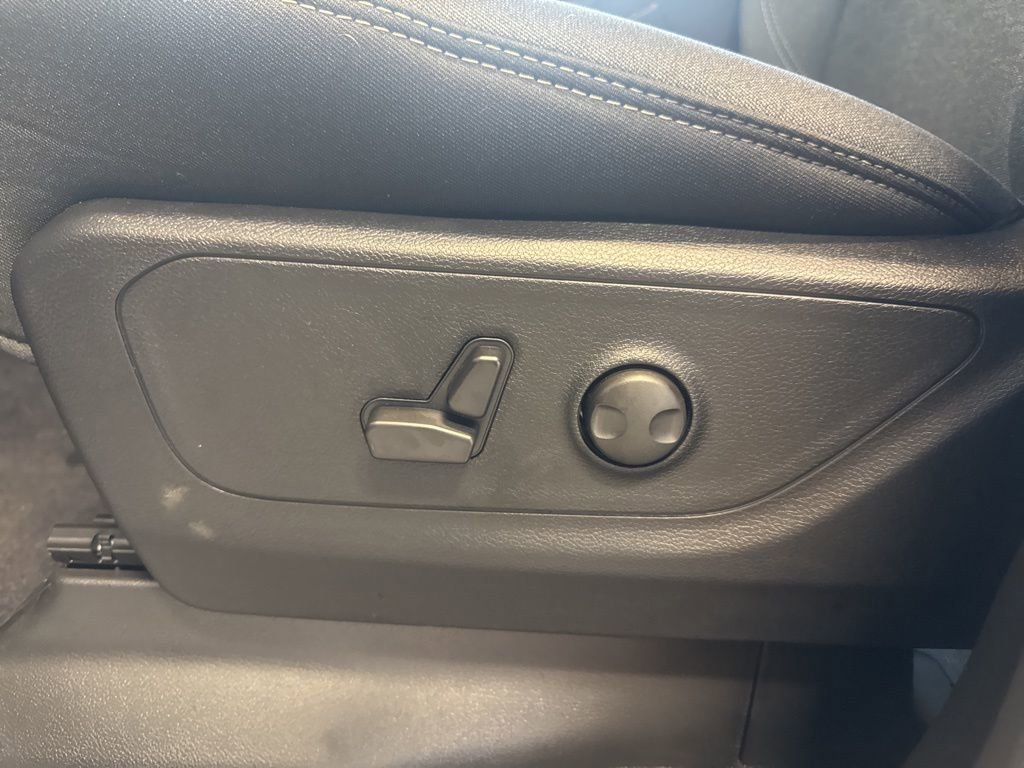 New 2026 RAM 1500 4x4 Crew Cab image 14