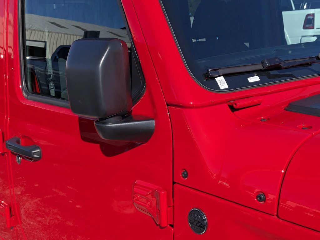 Used 2026 Jeep Wrangler Unlimited Sahara AWD/4WD image 12