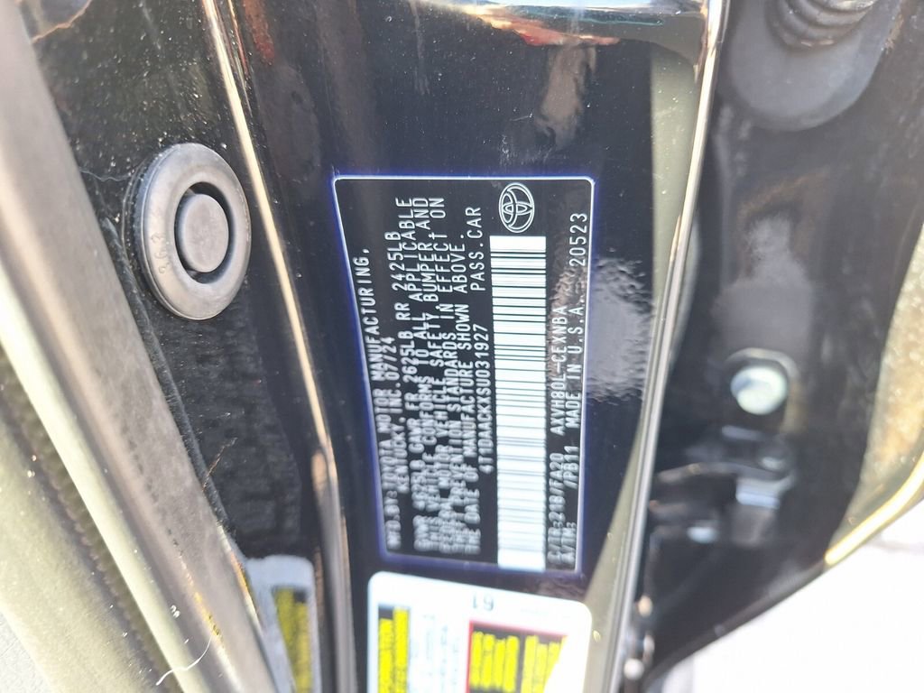 Used 2025 Toyota Camry LE image 30