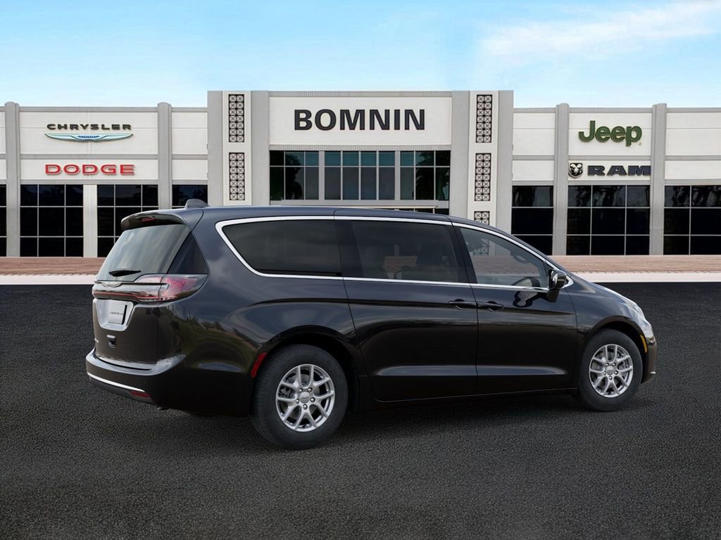 New 2026 Chrysler Pacifica Select image 4