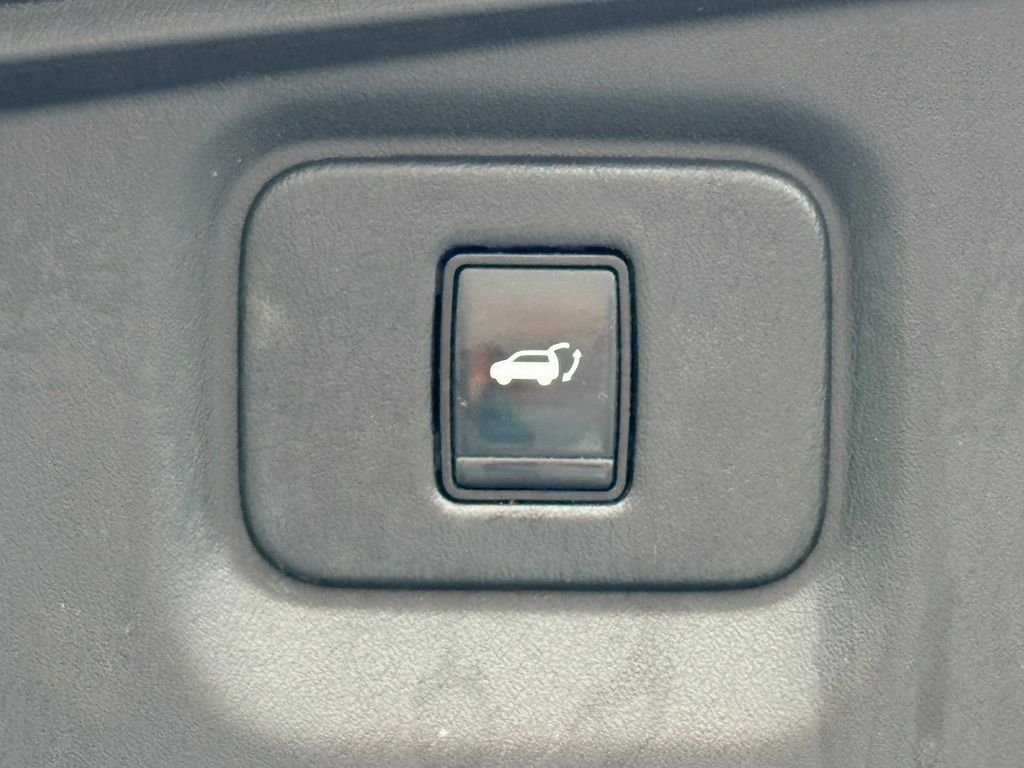 Used 2019 Nissan Pathfinder SL FWD image 41