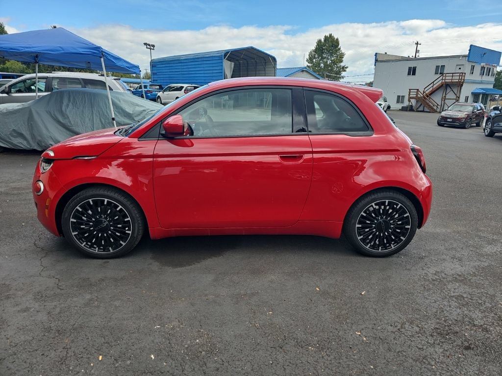 Used 2024 FIAT 500 e (RED) FWD image 3
