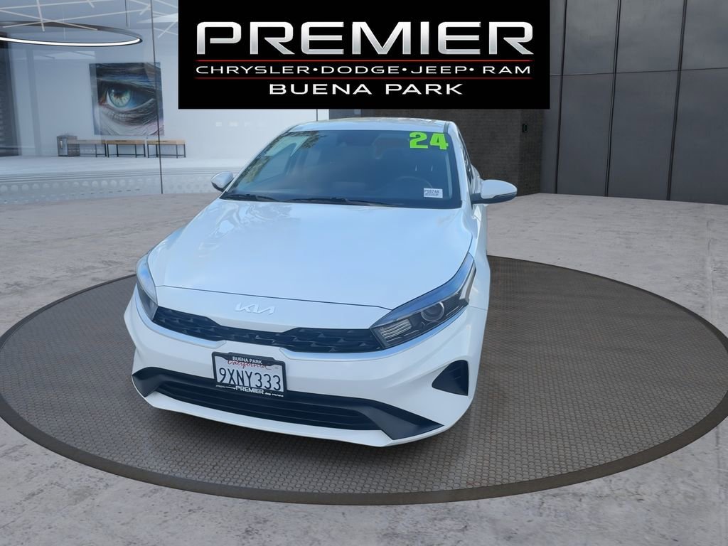 Used 2024 Kia Forte LXS w/ LXS Technology Package image 3