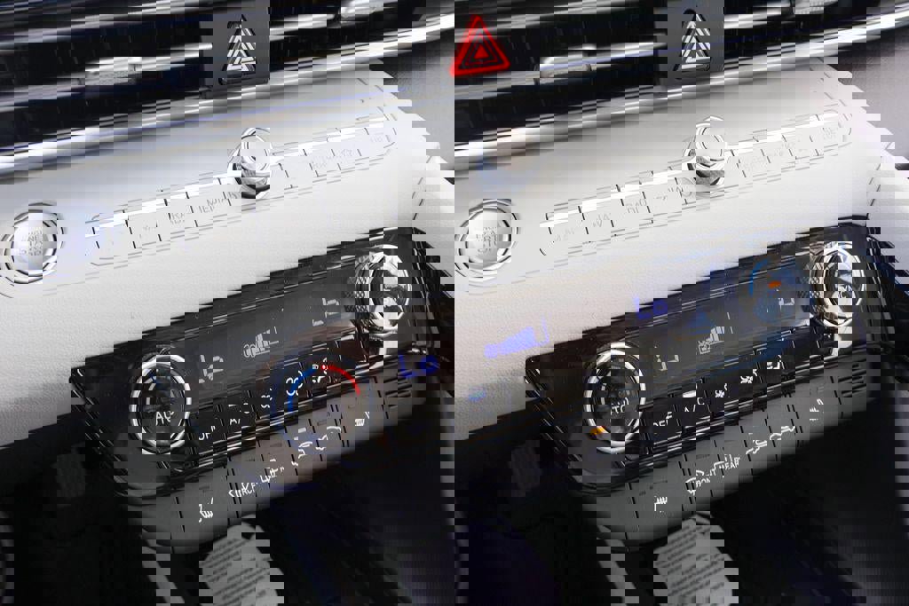 New 2026 Hyundai Elantra Limited image 19