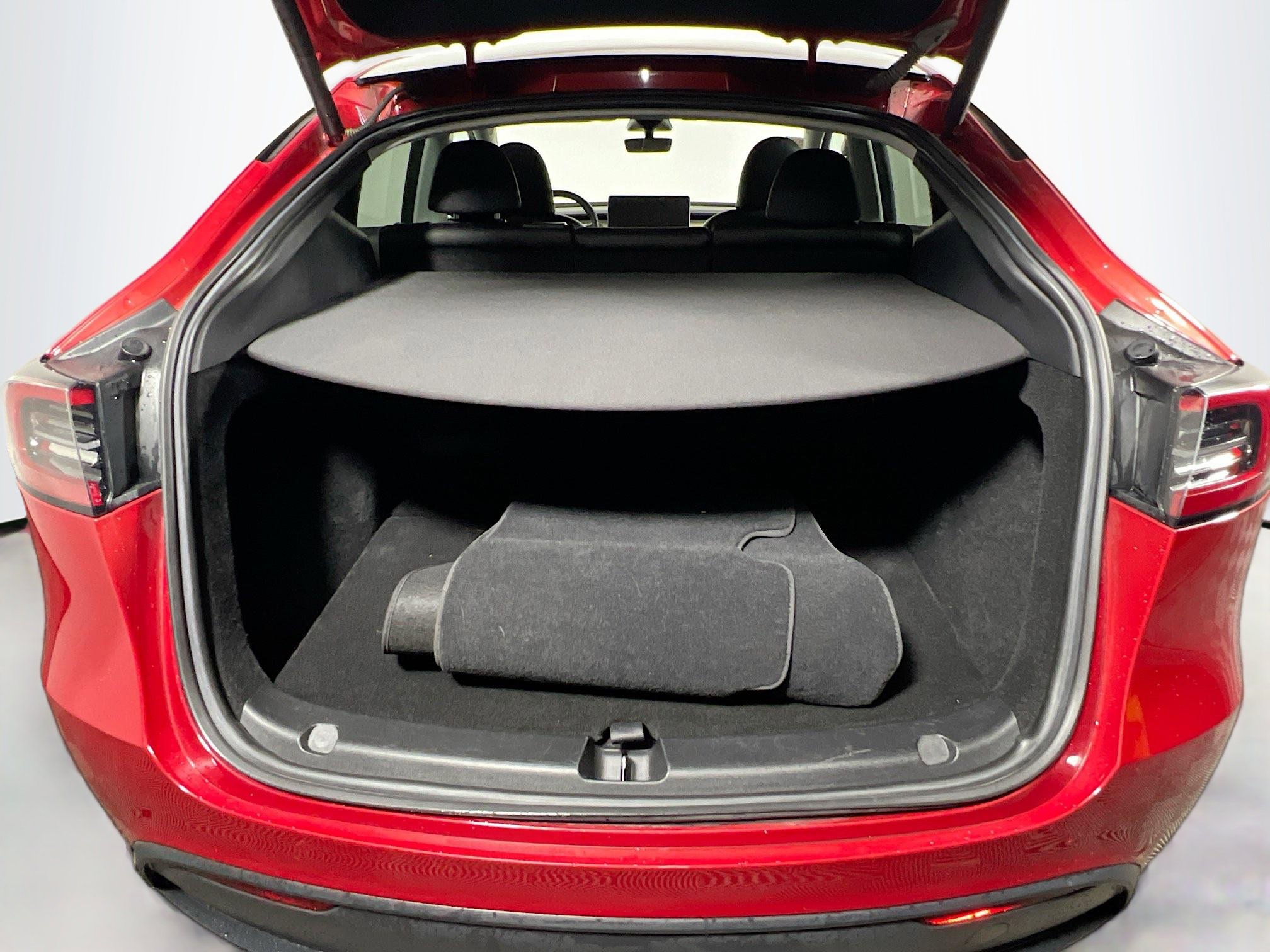 Used 2023 Tesla Model Y Long Range image 32