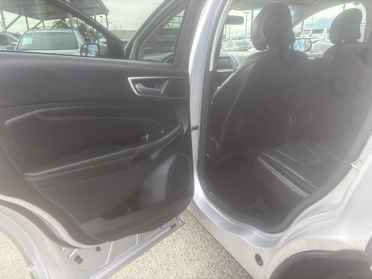 Used 2015 Ford Edge Titanium image 24