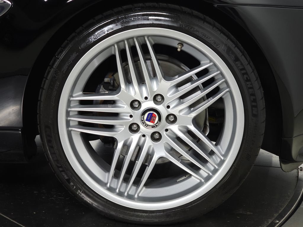 Used 2003 BMW Z8 RWD image 9