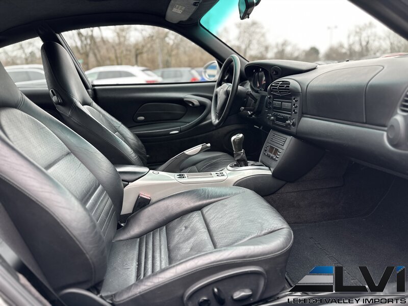 Used 2001 Porsche 911 Carrera 4 image 22