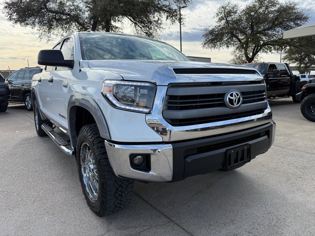Used 2015 Toyota Tundra SR5 w/ SR5 Upgrade Package image 1