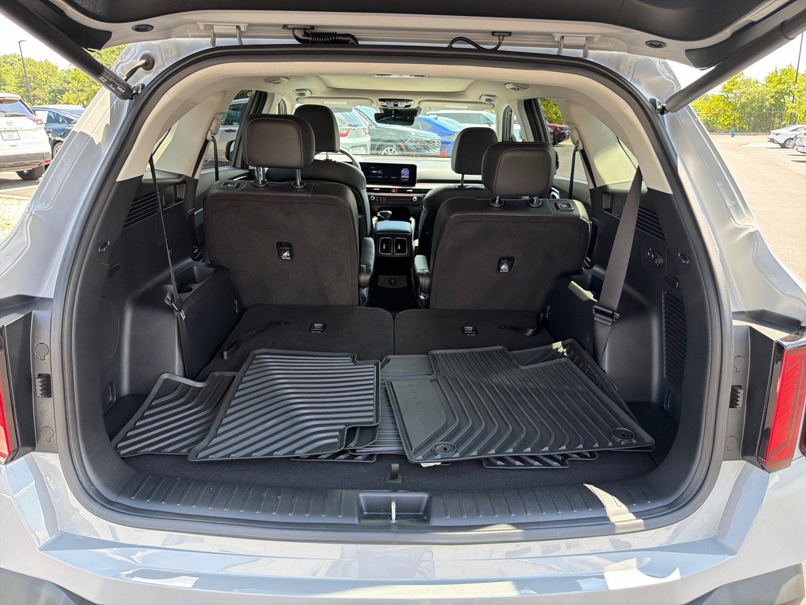 Certified 2025 Kia Sorento EX w/ Panoramic Sunroof Package FWD image 18