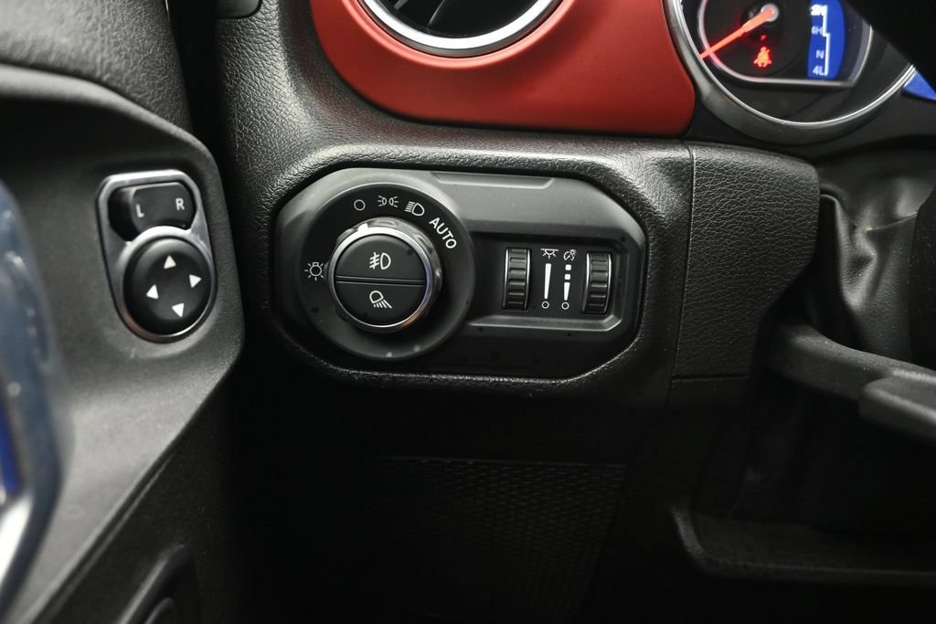 Used 2022 Jeep Gladiator Rubicon w/ Cold Weather Group AWD/4WD image 23
