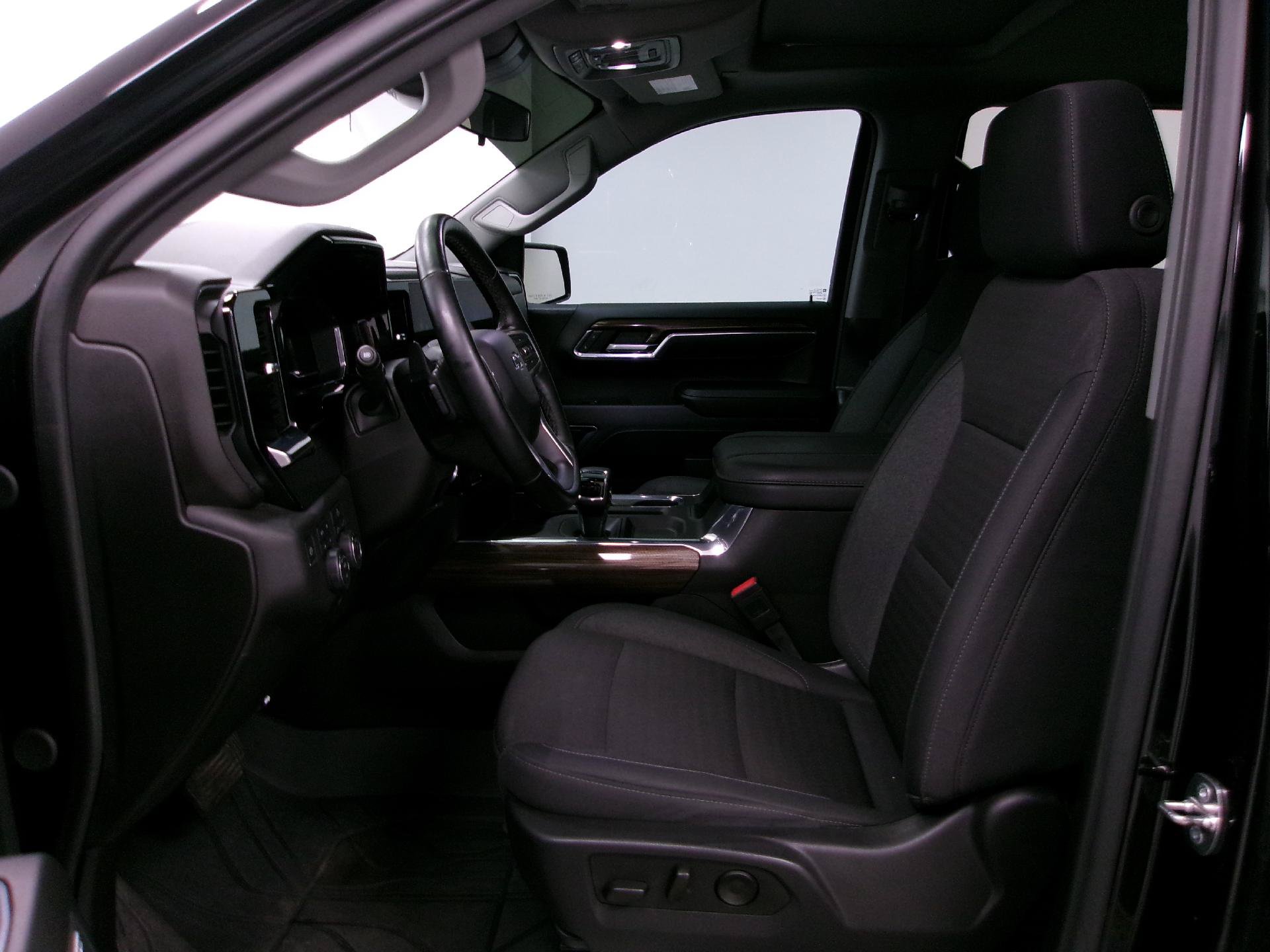 Used 2024 Chevrolet Silverado 1500 RST w/ Convenience Package II AWD/4WD image 9
