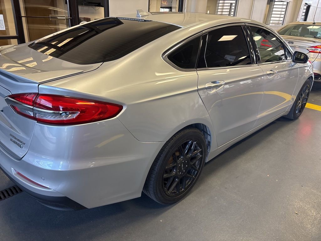 Used 2019 Ford Fusion Titanium image 9