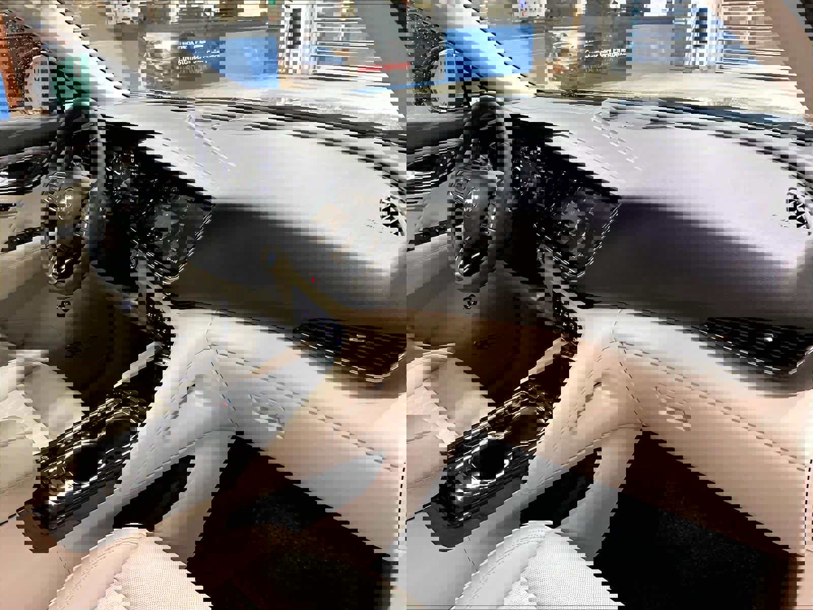 Used 2023 Buick Envision Avenir image 14