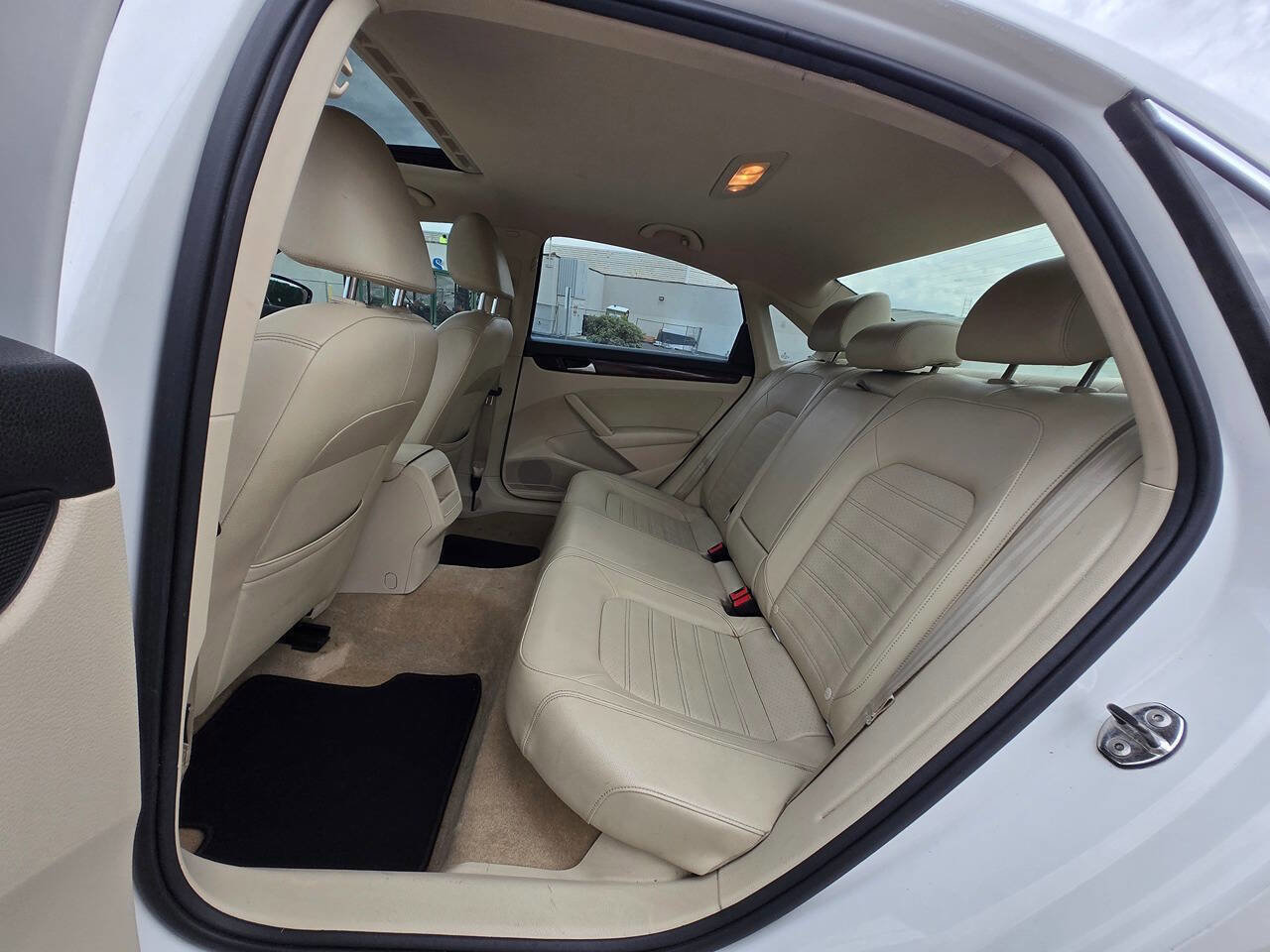 Used 2012 Volkswagen Passat 2.5 SEL image 24