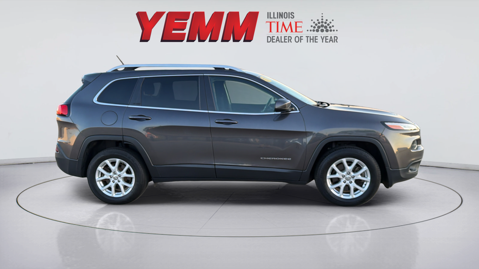 Used 2017 Jeep Cherokee Latitude w/ Cold Weather Group AWD/4WD image 9