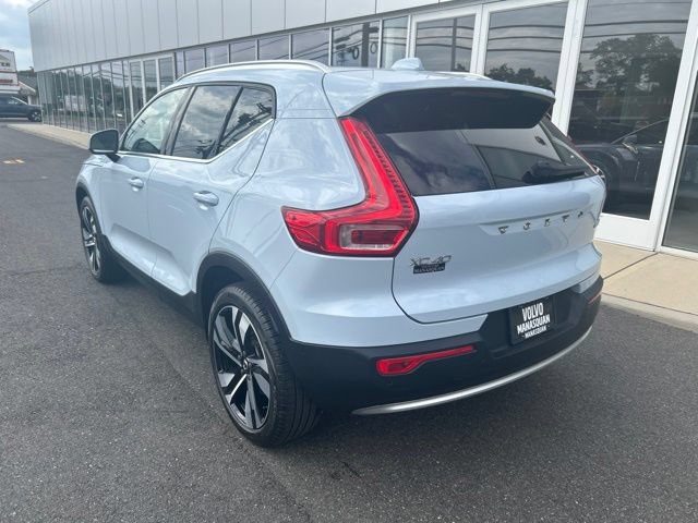 Used 2024 Volvo XC40 B5 Plus w/ Climate Package AWD/4WD image 3