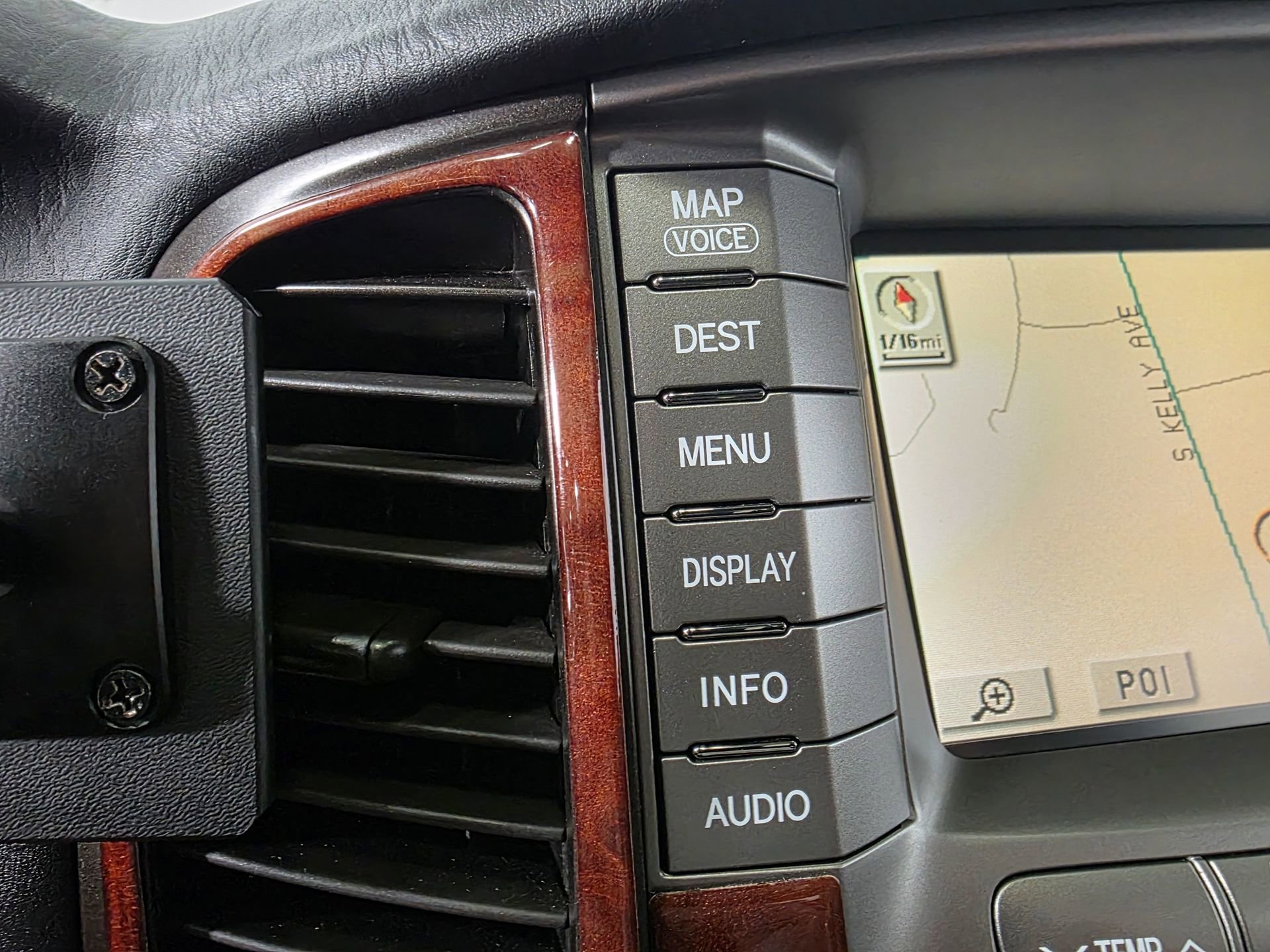Used 2003 Toyota Land Cruiser AWD/4WD image 40