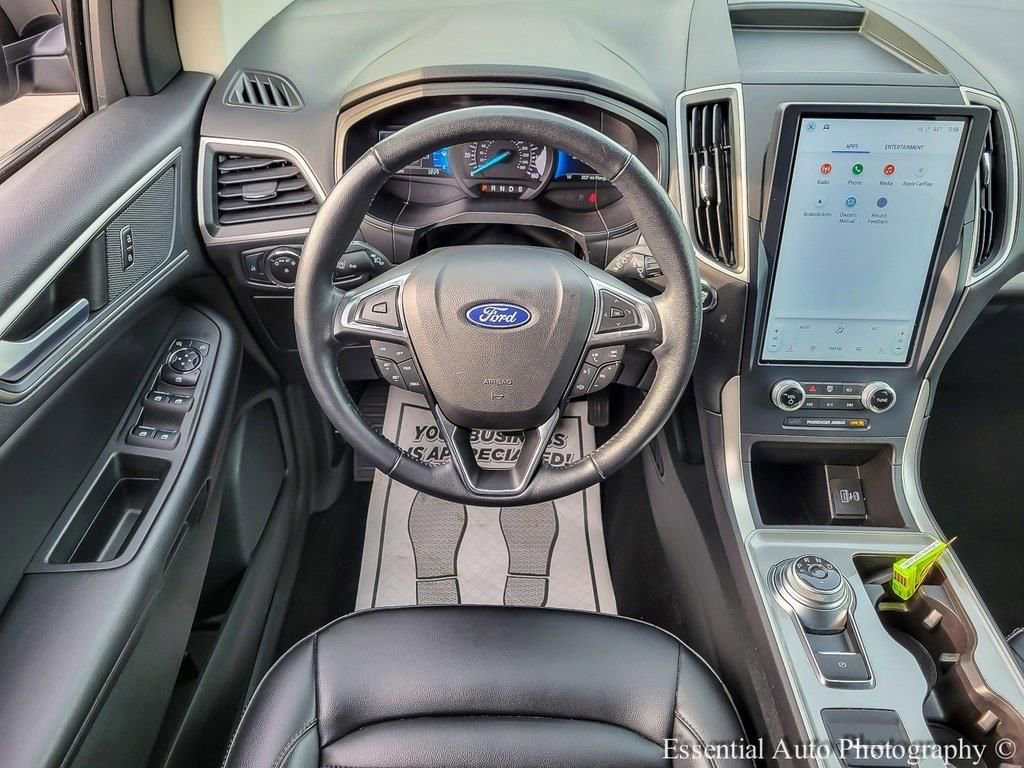 Used 2023 Ford Edge SEL image 12