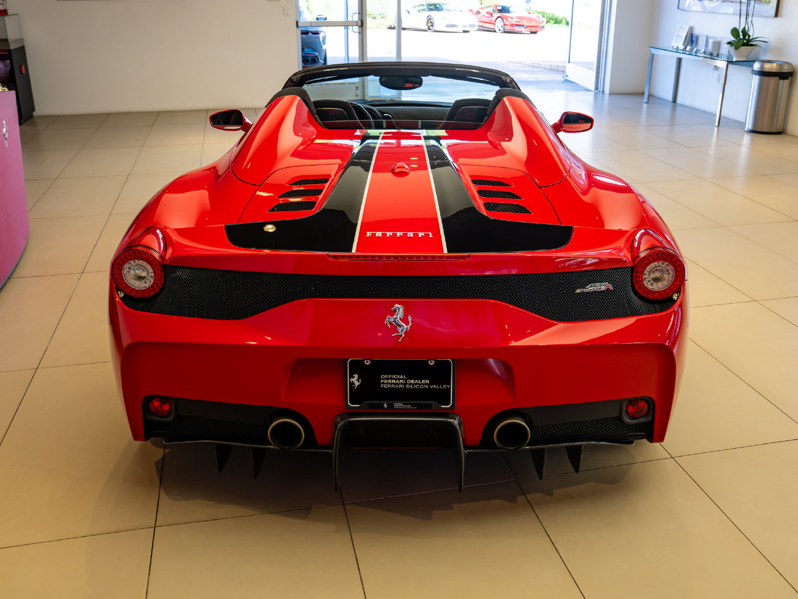 Used 2015 Ferrari 458 Speciale A RWD image 5