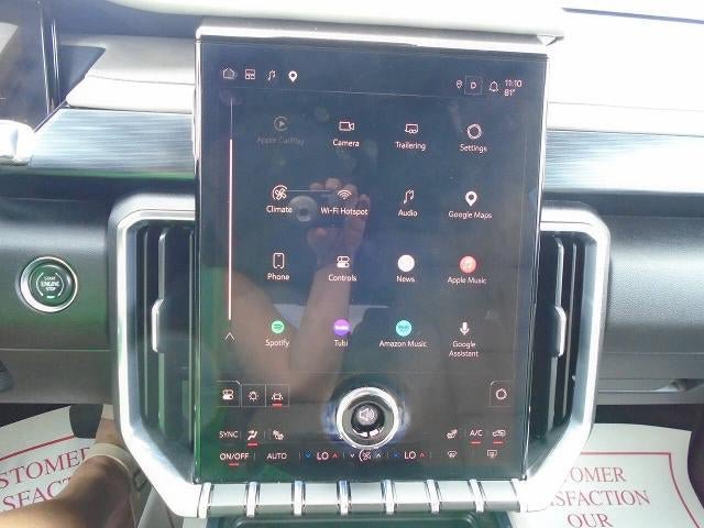Certified 2026 GMC Acadia Elevation w/ Elevation Premium Package AWD/4WD image 13
